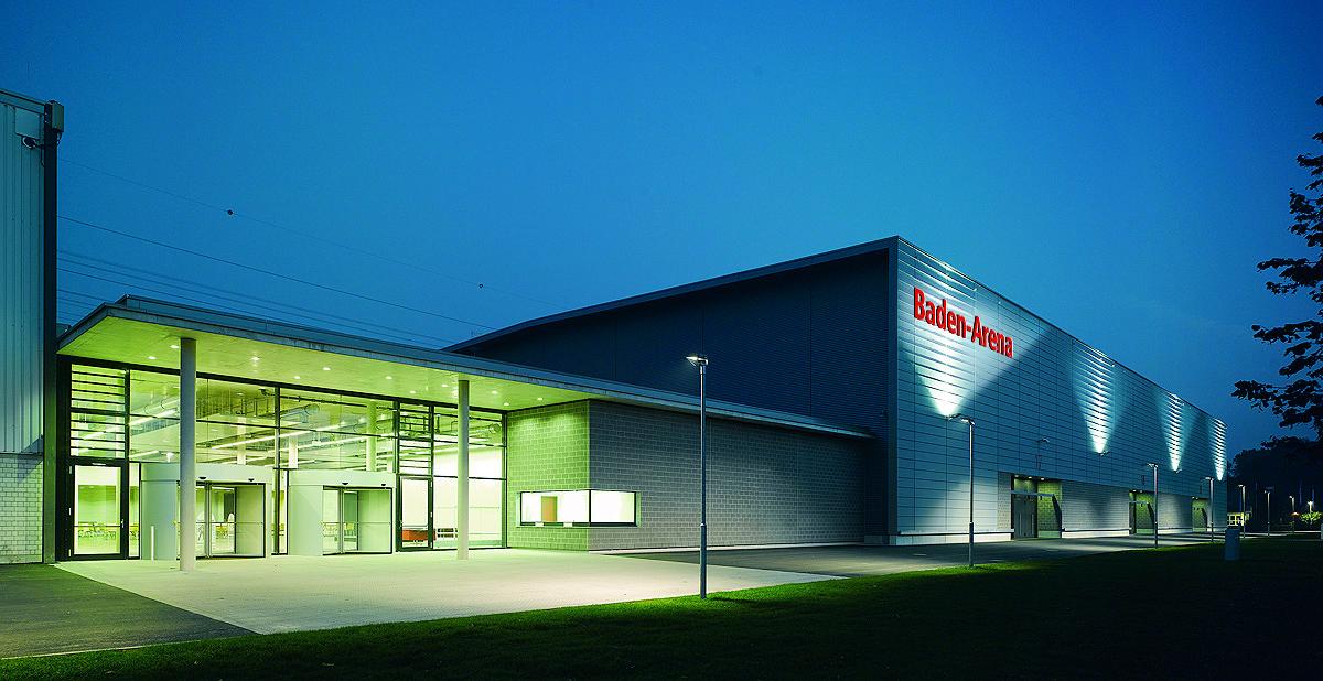 Baden-Arena Fassade mit Eingang
