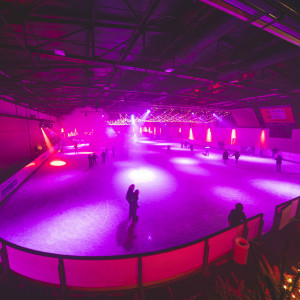Eislaufhalle Offenburg - Licht rosa